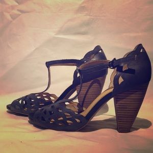 Crown Bintage, navy blue heels, size 9